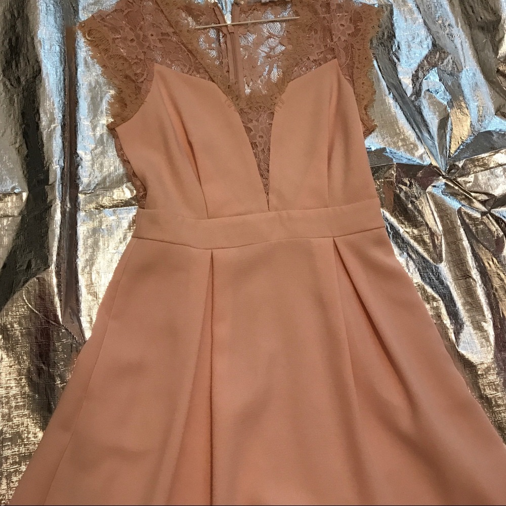 Bcbg size 4 pink dress w lace